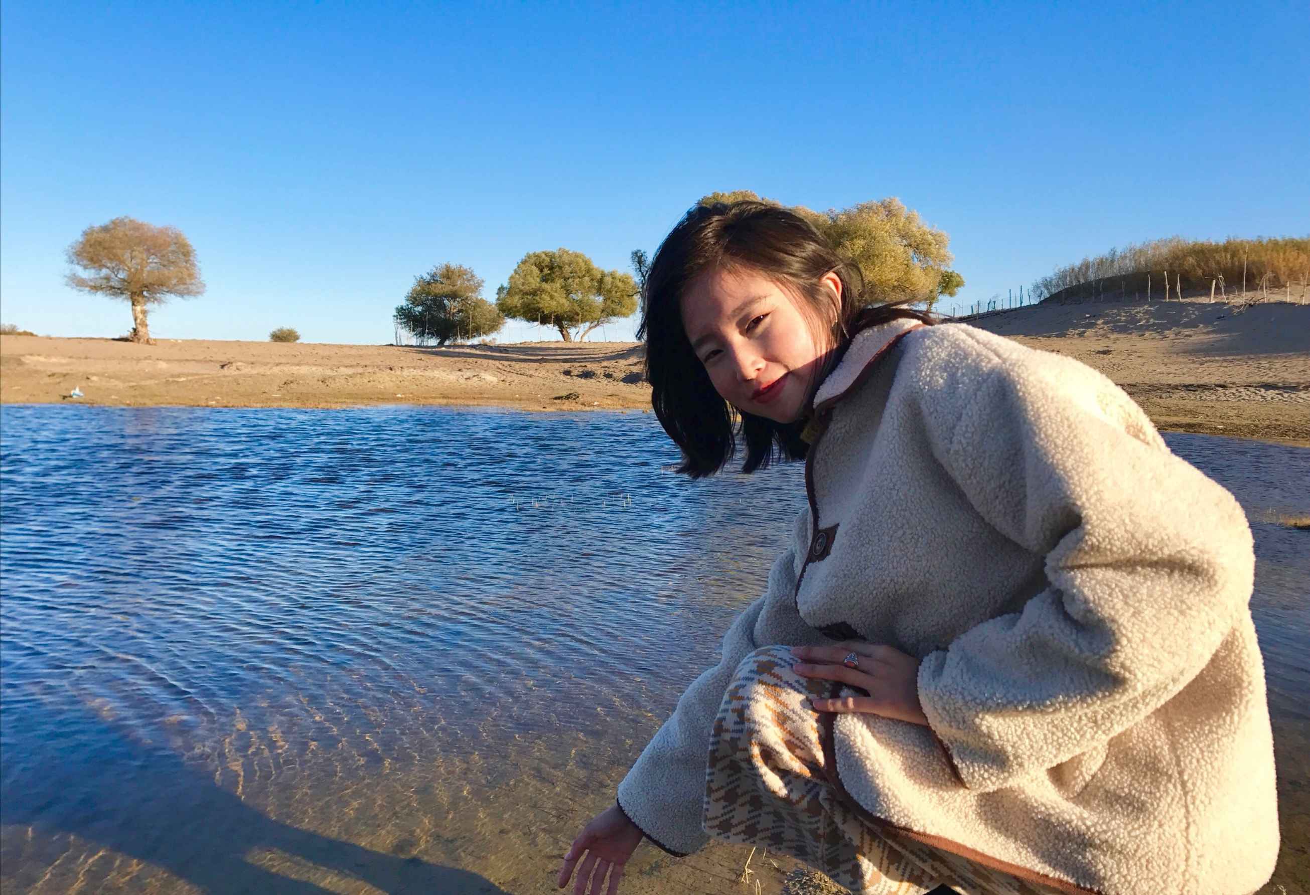 【网盘】约艺术学院细腿班花小姐姐宾馆舔脚