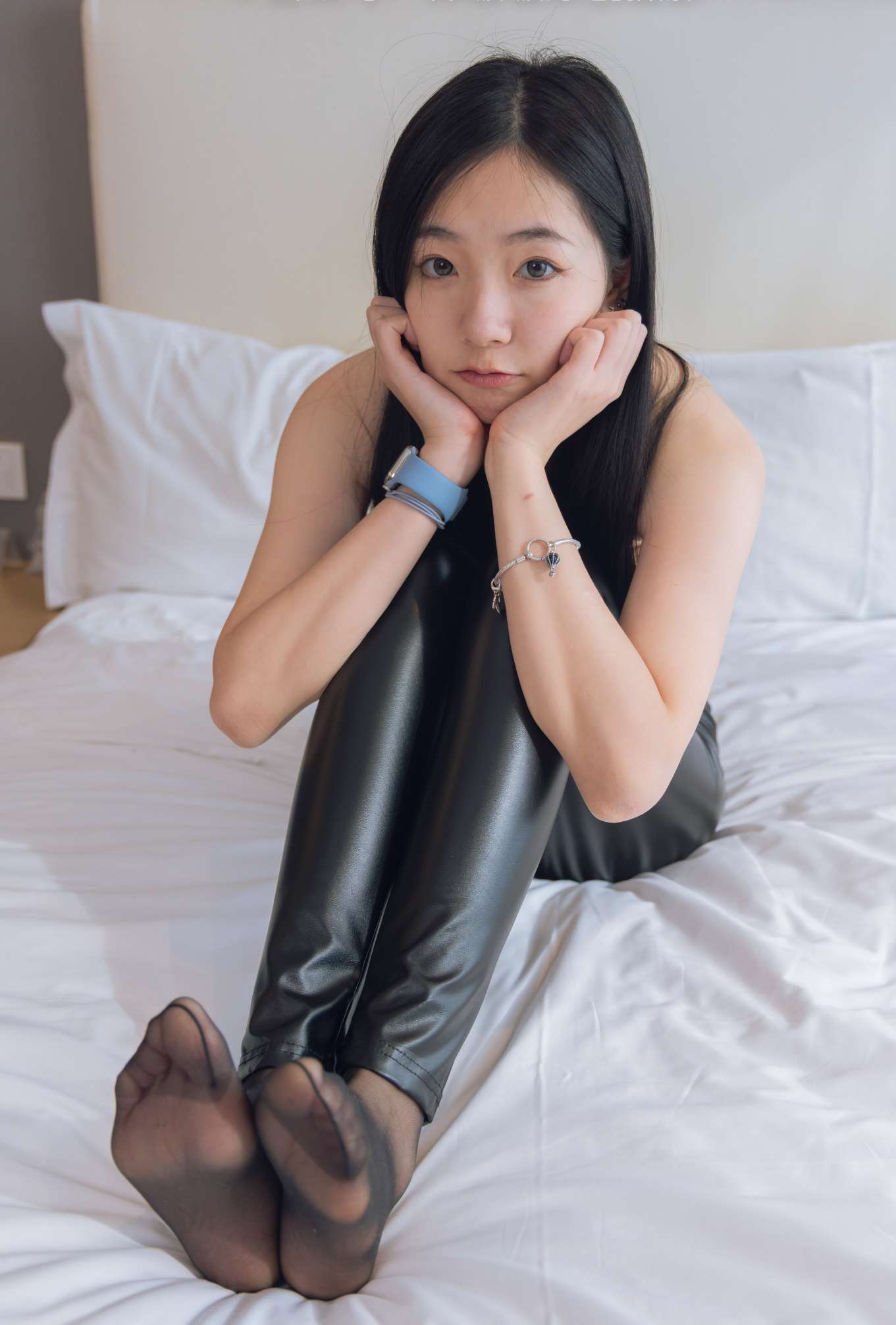 【网盘】[袜啵啵]191期 小甜豆-高跟鞋、黑丝、皮裤裤里丝