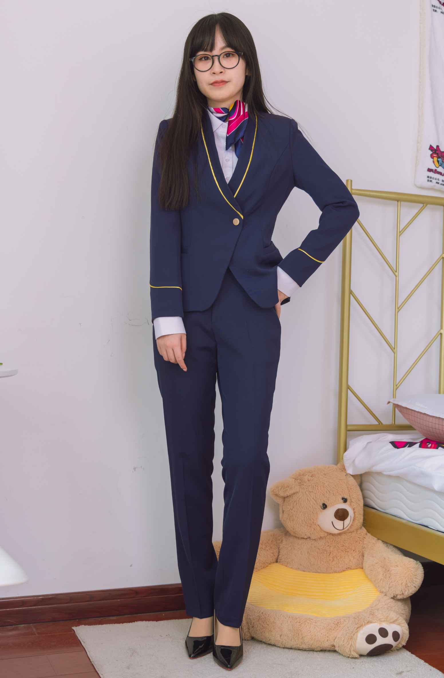 【网盘】物恋传媒 NO.1500 兮兮-银行小秘书