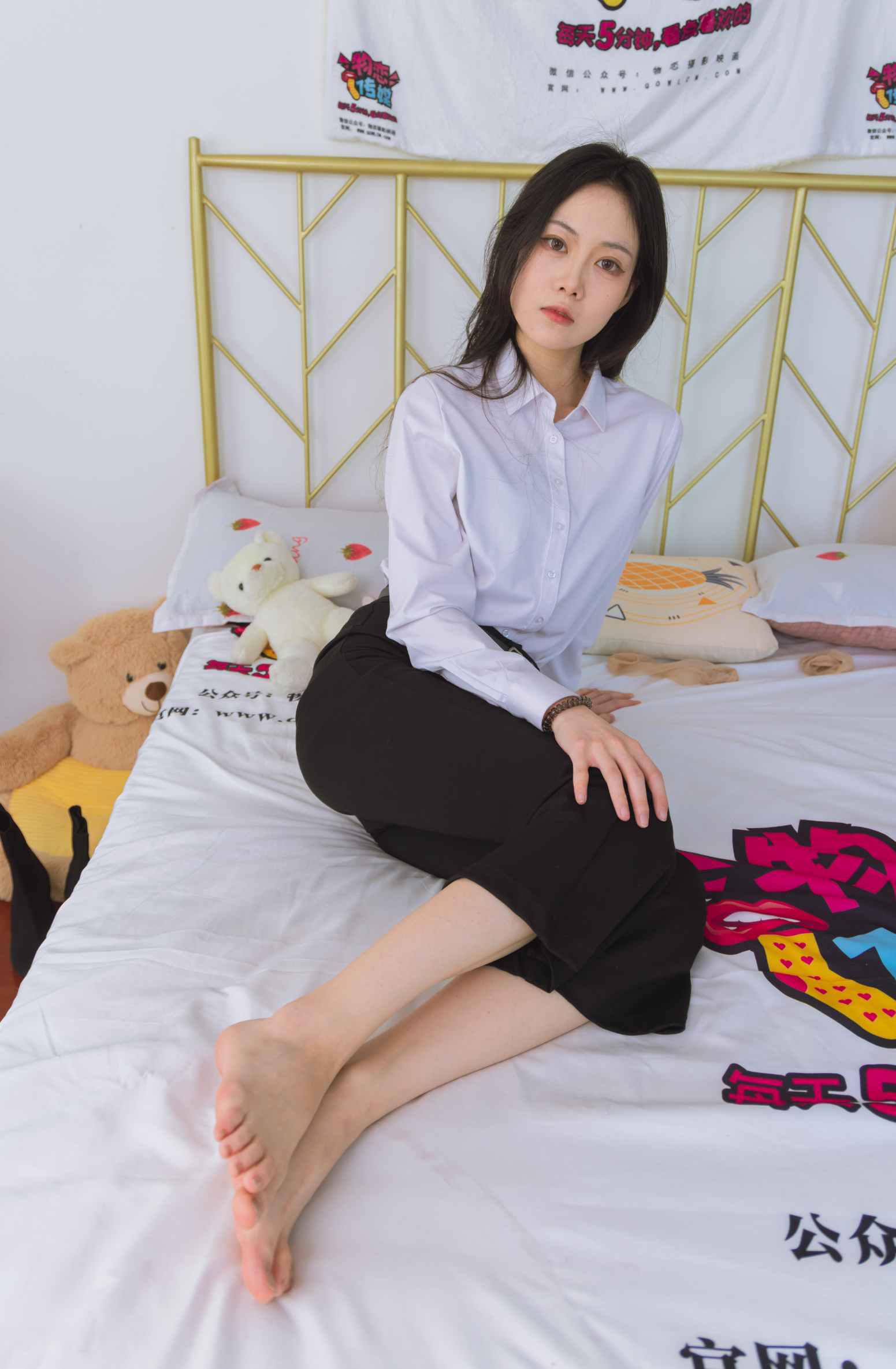 【网盘】物恋传媒 NO.1503 康康-冷色月光