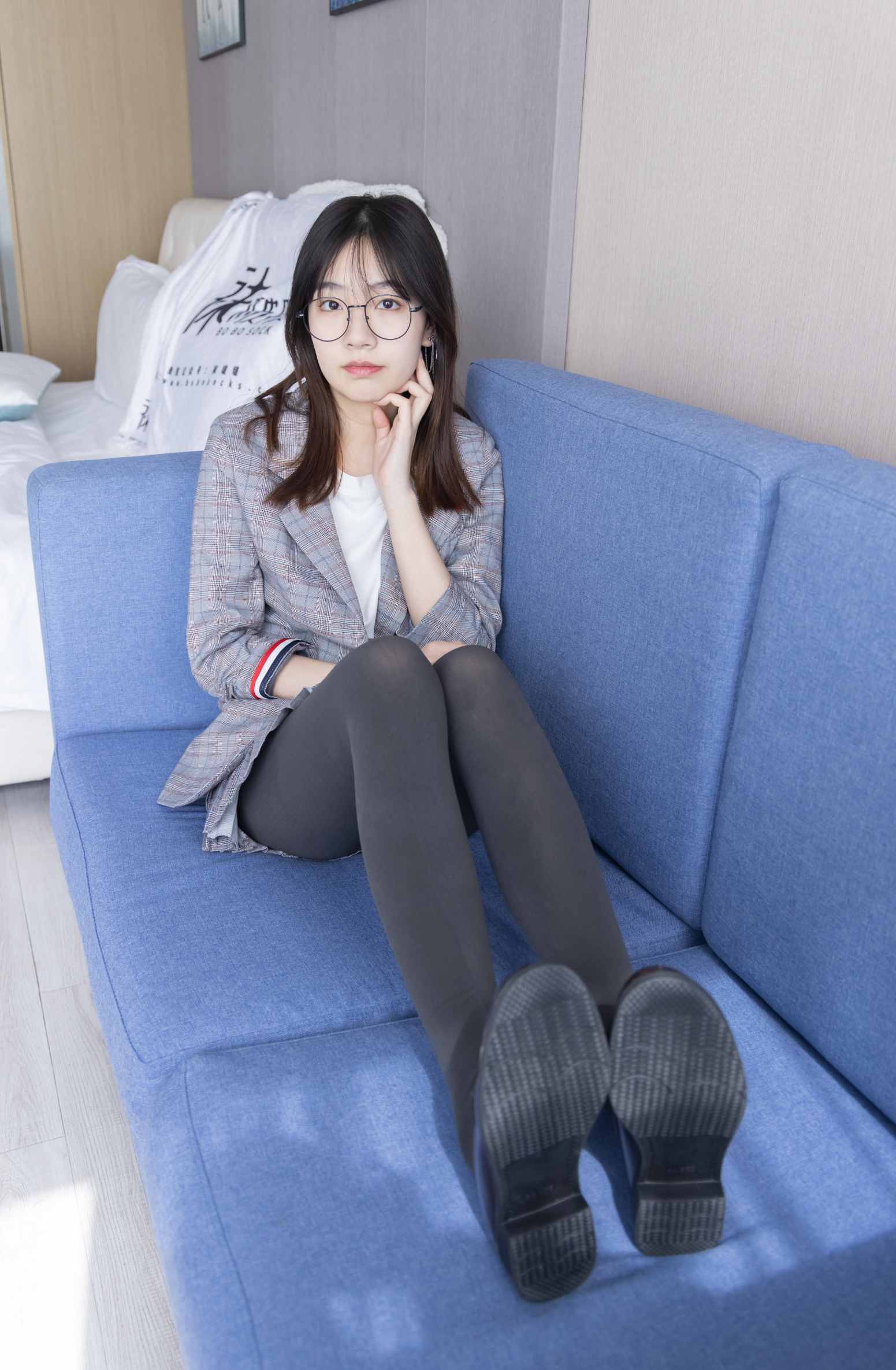 【网盘】[袜啵啵]210期 小甜豆-皮鞋、厚灰丝、ol装