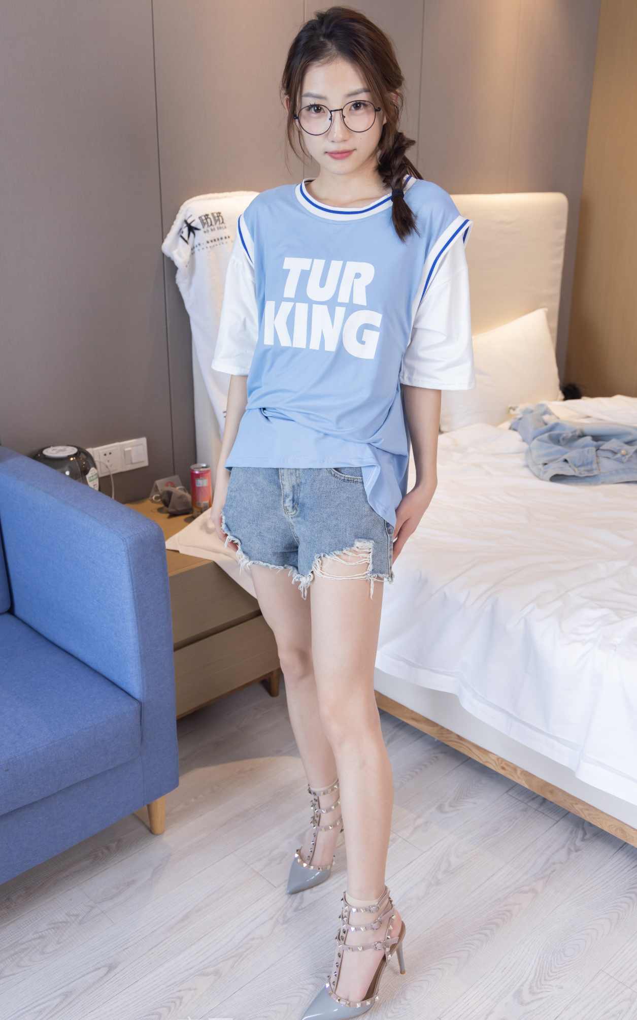 【网盘】[袜啵啵]217期 小沫-高跟鞋、皮鞋、短肉丝、自然穿脏白棉袜