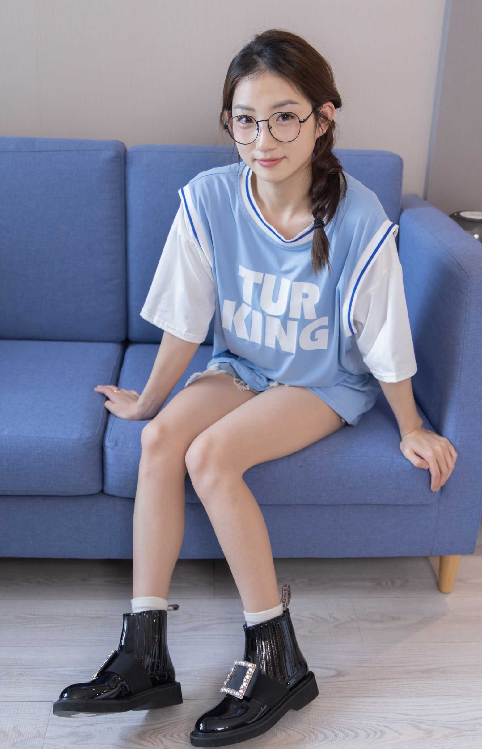 【网盘】[袜啵啵]217期 小沫-高跟鞋、皮鞋、短肉丝、自然穿脏白棉袜