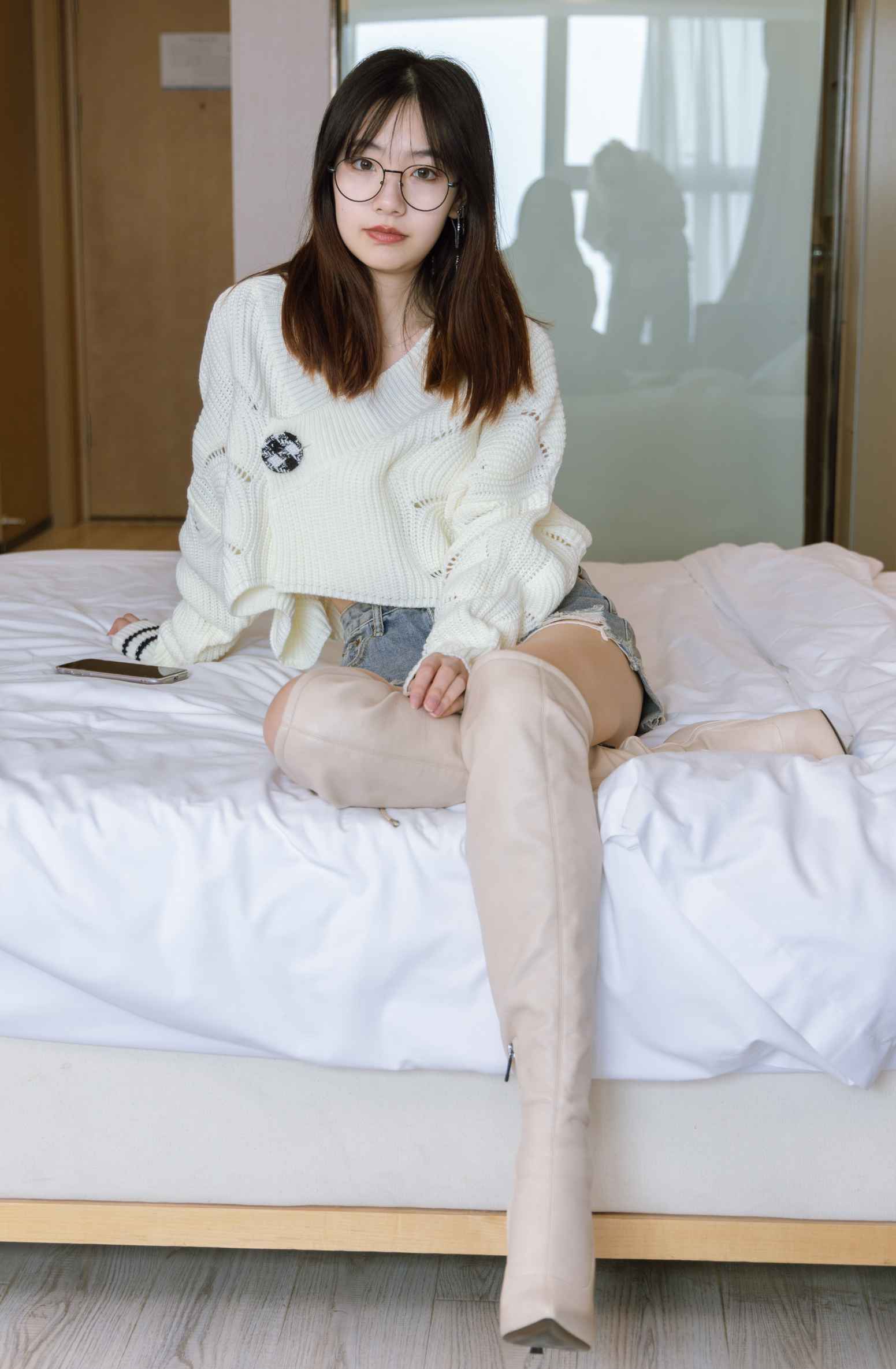 【网盘】[袜啵啵]222期 小甜豆-长靴、白棉袜、裸足