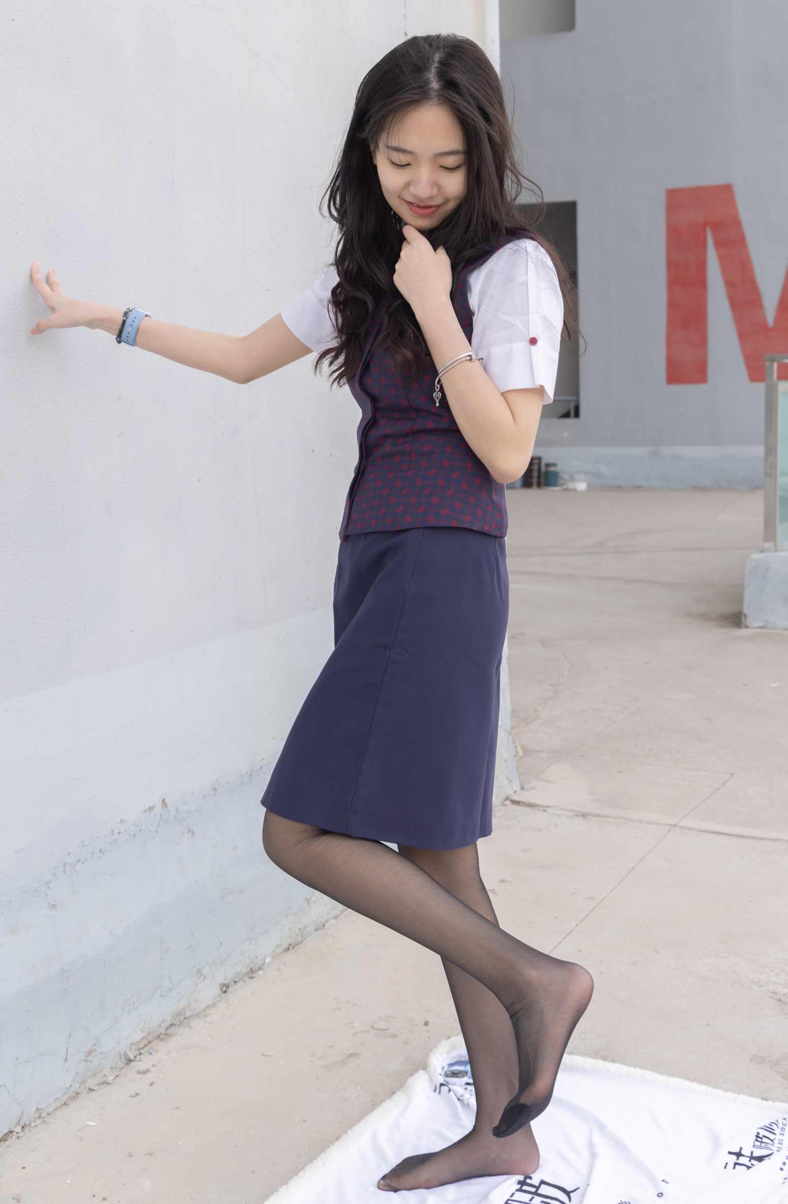 【网盘】[袜啵啵]227期 小甜豆-皮鞋、黑丝、裸足