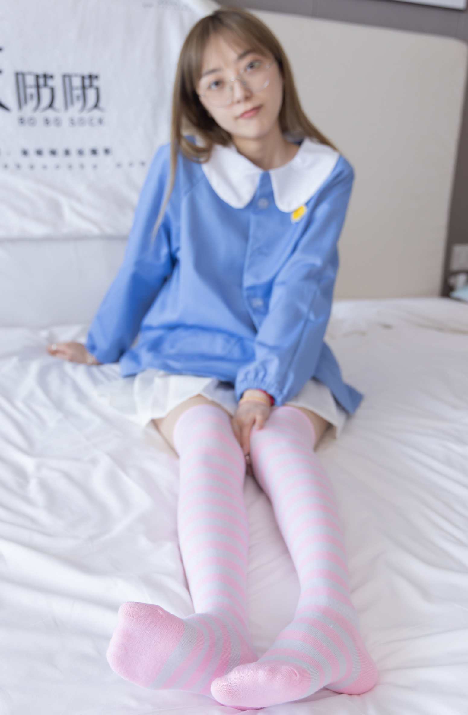 【网盘】[袜啵啵]229期 稚予-板鞋、皮鞋、两双大腿袜