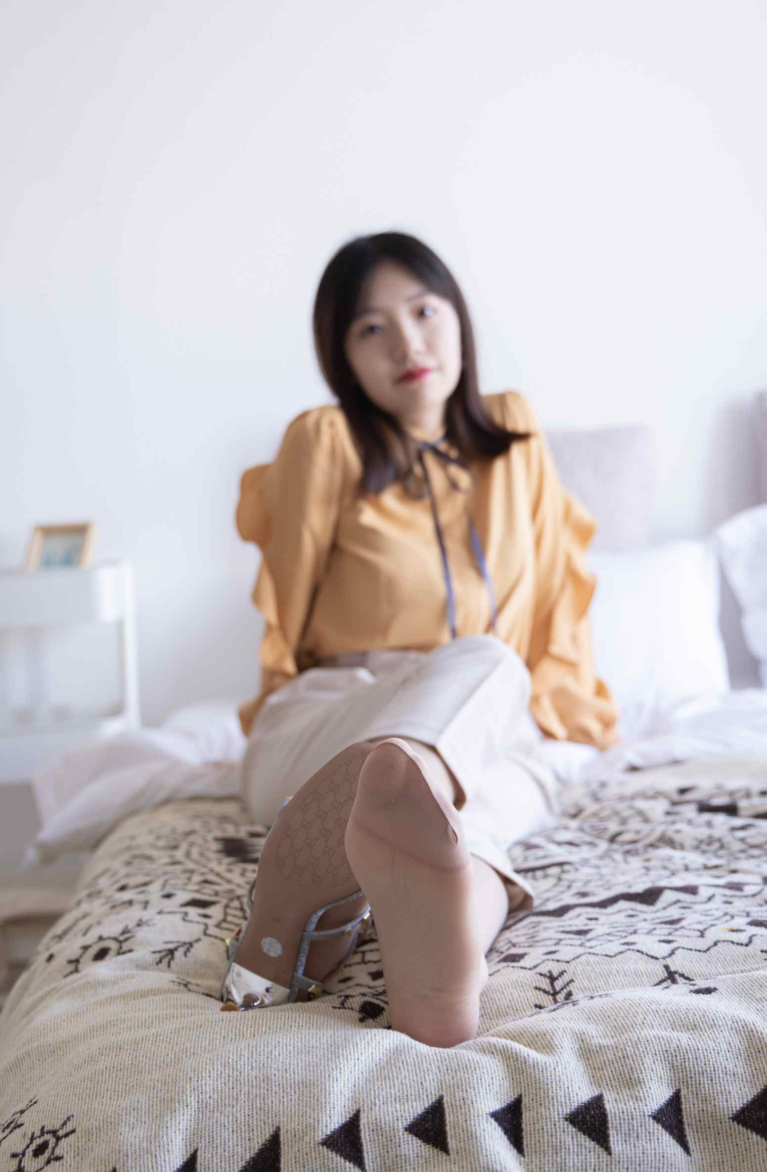 【网盘】[袜啵啵]240期 小甜豆-三双高跟鞋、肉丝、裸足