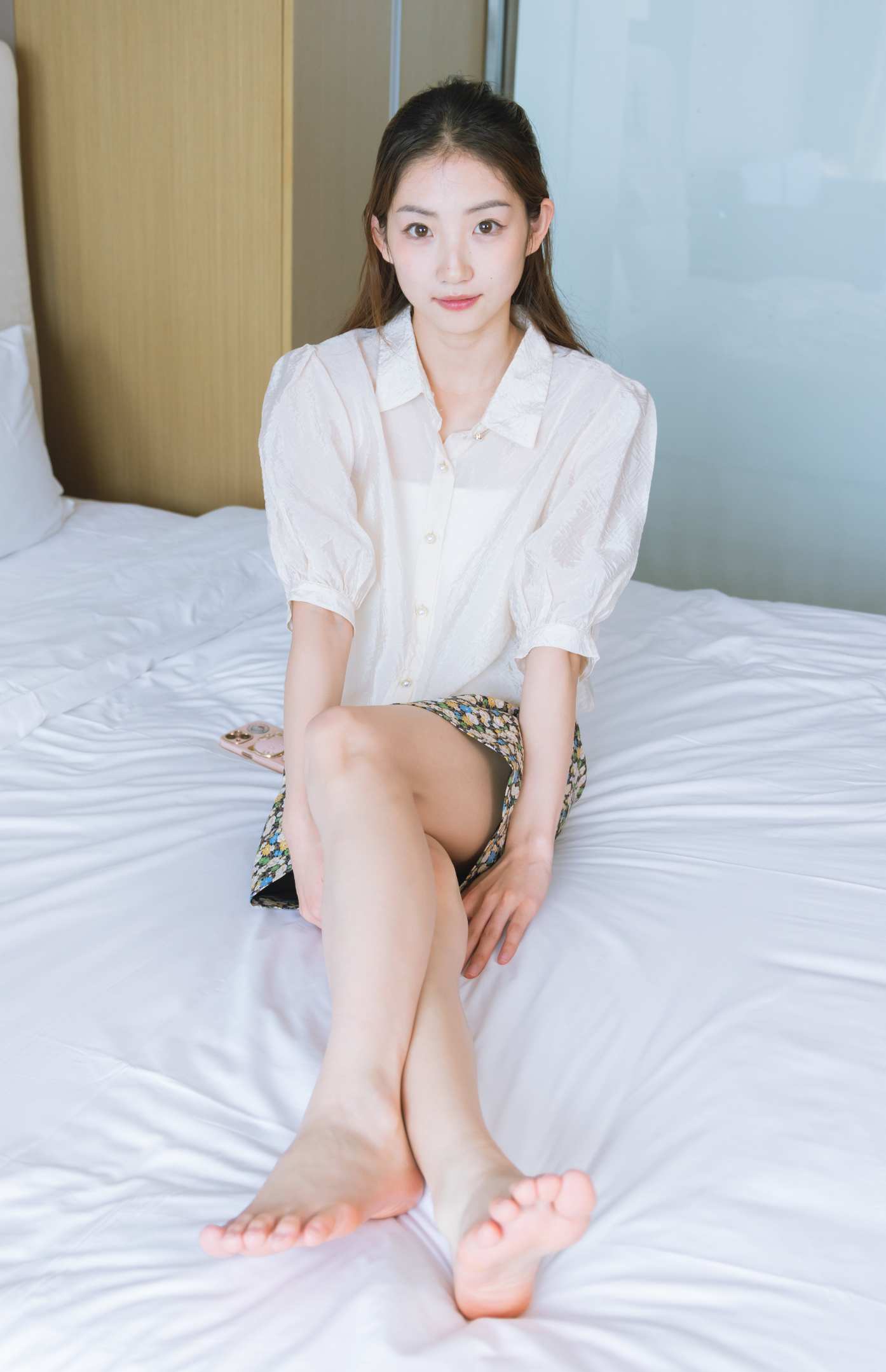 【网盘】[袜啵啵]241期 小沫-三双高跟鞋、肉丝、裸足