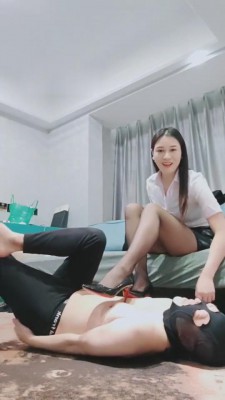 【网盘】【安妮女王】刑场-踢打踹/鞭打/各种虐贱畜 bf6297