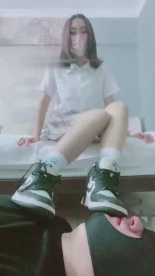 【网盘】【小劳拉】AJ+JK大二学妹的晚自习 bf6437