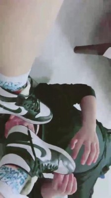 【网盘】【小劳拉】AJ+JK大二学妹的晚自习 bf6437