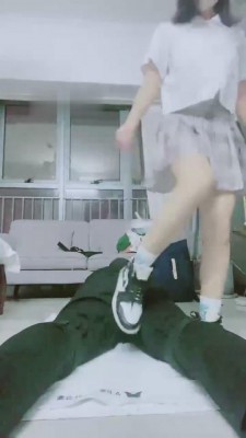 【网盘】【小劳拉】AJ+JK大二学妹的晚自习 bf6437