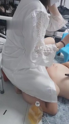 【网盘】【乐爷】圈养奴第十四天脚喂食强制圣水 bf6636