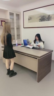 【网盘】【哆哆】办公室剧情-老板沦落下属和秘书的擦鞋器 bf6653