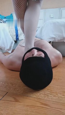 【网盘】【莉娜】姐夫沦为脚下贱狗【下】 bf6750