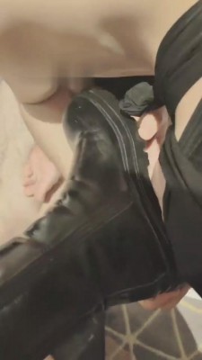 【网盘】【柠萌小主】喜欢清理脏靴子的狗 bf6757