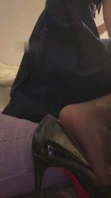 【网盘】【绘子sama】黑丝/棉袜捂脸窒息-坐脸 bf6875