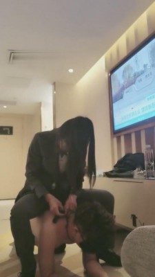 【网盘】【小蚂蚁女王】职业装-白领驯化员工做人形犬-下贱狗奴 bf7082