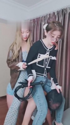 【网盘】【二宝】双S重度长鞭/坐脸窒息鞭打混合双打【双视角版】 bf7156