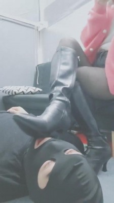 【网盘】【灵竹】长靴碾压/坐脸/跪舔 bf7228