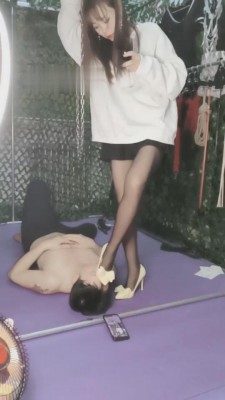 【网盘】【魅颜】御姐黑丝高跟羞辱狗 bf7479