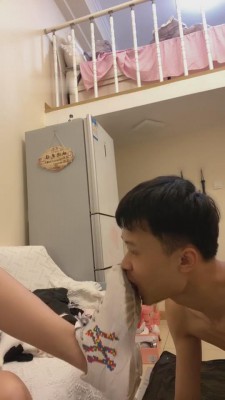 【网盘】【灵猫】把贱狗当鞋刷机/当地毯 bf7557