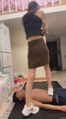 【网盘】【灵猫】把贱狗当鞋刷机/当地毯 bf7557