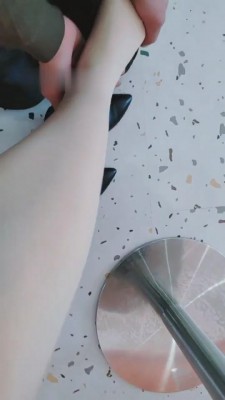 【网盘】【魅影女神】带家奴逛街奶茶店刺激羞辱 bf7587