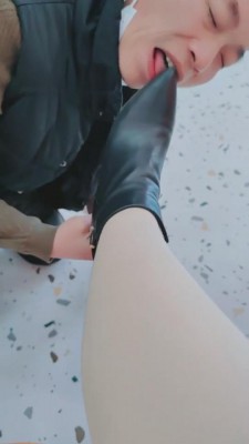 【网盘】【魅影女神】带家奴逛街奶茶店刺激羞辱 bf7587