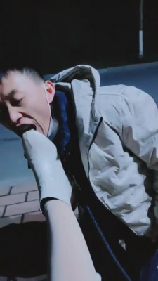 【网盘】【魅影女神】饭后遛遛狗虐虐 bf7601