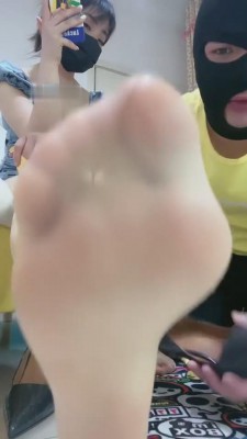 【网盘】【linda】迷恋肉丝高跟的狗废物 bf9728