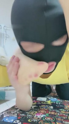 【网盘】【linda】迷恋肉丝高跟的狗废物 bf9728