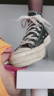 【网盘】【linda】迷恋肉丝高跟的狗废物 bf9728