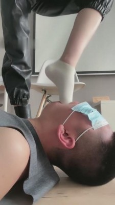 【网盘】【训狗师音音】第一次现实的狗被欺负求饶 bf8456