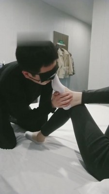 【网盘】【晨希】原味船袜裸足踩脸 bf5769