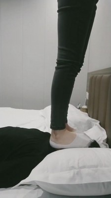 【网盘】【晨希】原味船袜裸足踩脸 bf5769