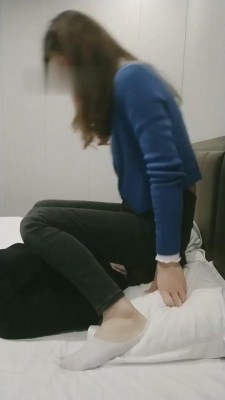 【网盘】【晨希】原味船袜裸足踩脸 bf5769