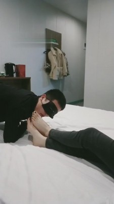 【网盘】【晨希】原味船袜裸足踩脸 bf5769