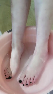 【网盘】【樱桃大大】网红模特家奴圈养第三天 bf8532