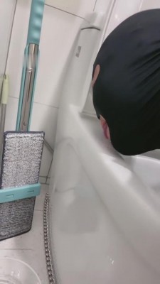 【网盘】【樱桃大大】网红模特家奴圈养第三天 bf8532