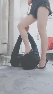 【网盘】【灵竹】调教刑罚捆绑鞋跟虐踩 bf8646