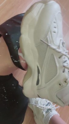 【网盘】【玖玖呀】健身女神小白鞋白袜虐狗 bf8563