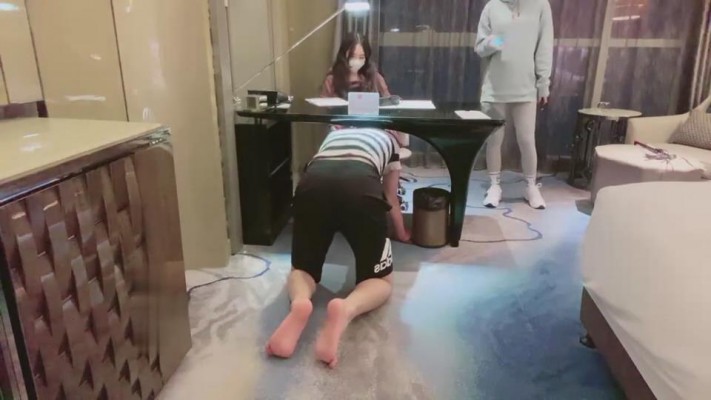 【网盘】【维尼】双S直播羞辱废物员工-耳光/鞭打/浓痰/踩踏 bf8594