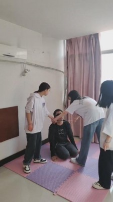 【网盘】【最抗揍】3素人姐姐欺负抗揍狗 bf8624