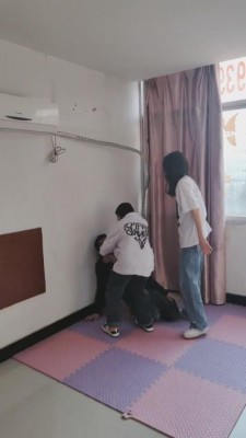 【网盘】【最抗揍】3素人姐姐欺负抗揍狗 bf8624