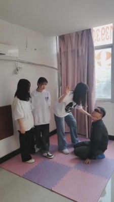 【网盘】【最抗揍】3素人姐姐欺负抗揍狗 bf8624