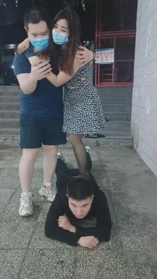 【网盘】【重庆男神】情侣主户外羞辱虐待男神 bf8720