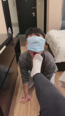 【网盘】【昕昕】白靴/aj小白鞋/白棉袜/脚底踩喂食 bf8750