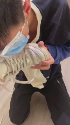 【网盘】【关关】学生S臭棉袜臭脚羞辱 bf8755