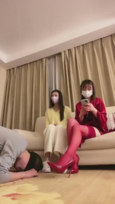 【网盘】【茹雪】双S-继母带闺蜜玩儿子/小白鞋/高跟 bf8405